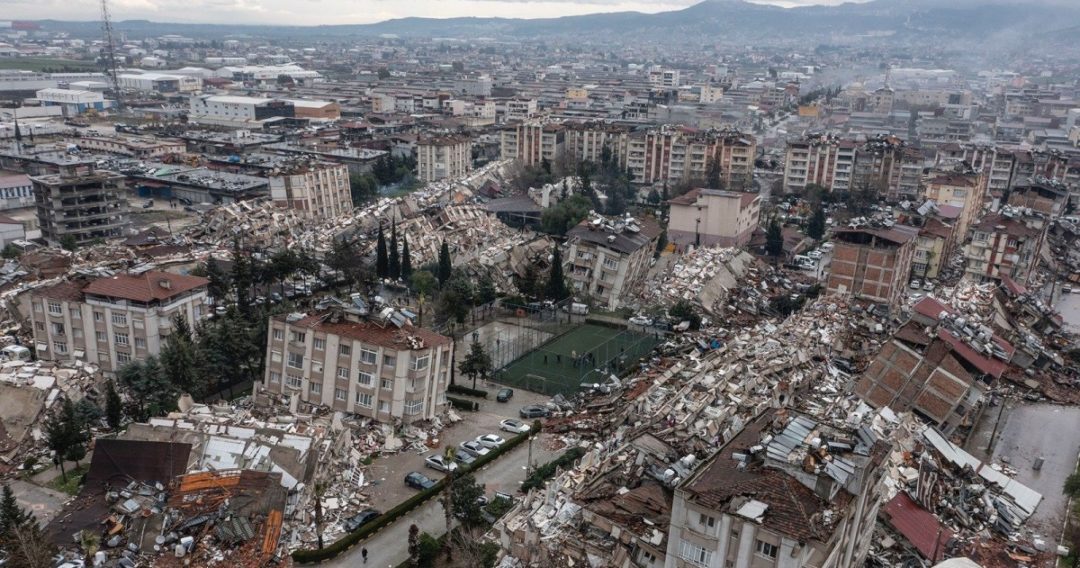 TurkishEarthquakeDamage.jpg